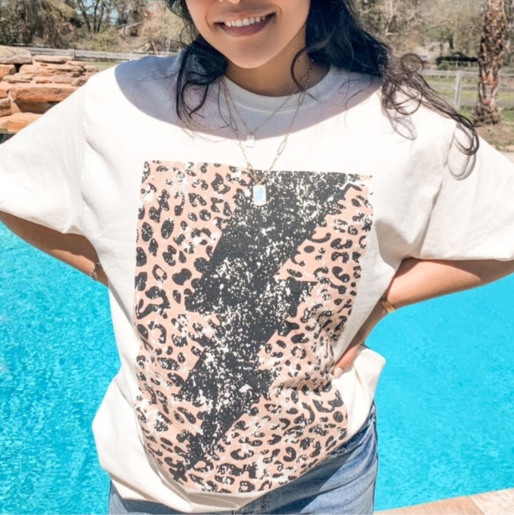 Lightning Bolt Graphic Tee Oversized Cream Leopard Print T-Shirt S/M
